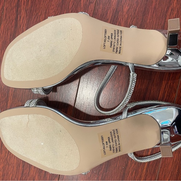 Steve Madden Rhinestone Silver Heels size 7.5 - Picture 3 of 4
